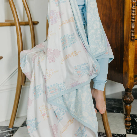 Princess Palace 3-Layer Stretchy Quilt