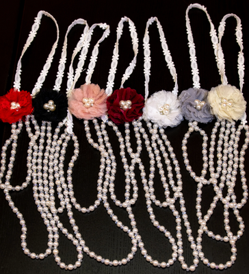 Three Pearl Flower Necklace- White